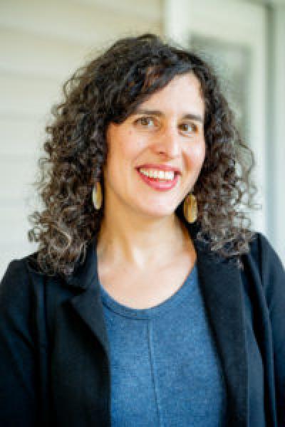 Photo of Emily Sahakian 